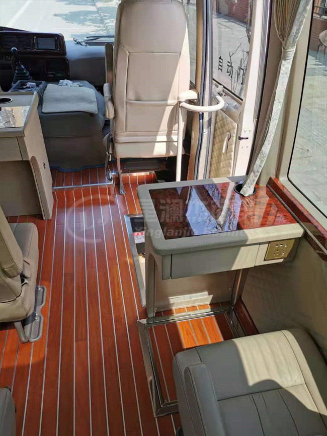 綿陽(yáng)豐田考斯特13座出租