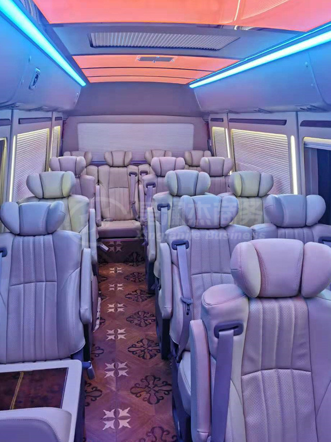 綿陽(yáng)豐田考斯特13座出租