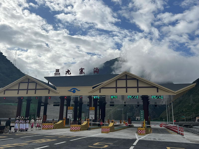 綿陽租車自駕九寨溝的九綿高速通車了，詳細(xì)的通行攻略來了，出行必看！